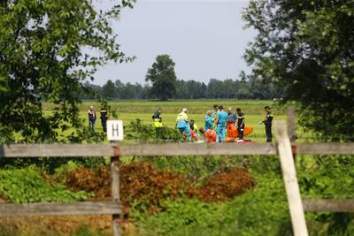 Parachutiste ernstig gewond bij sprong in Teuge