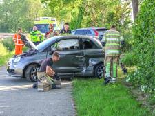 Automobilist gewond na botsing met andere auto in Emmeloord