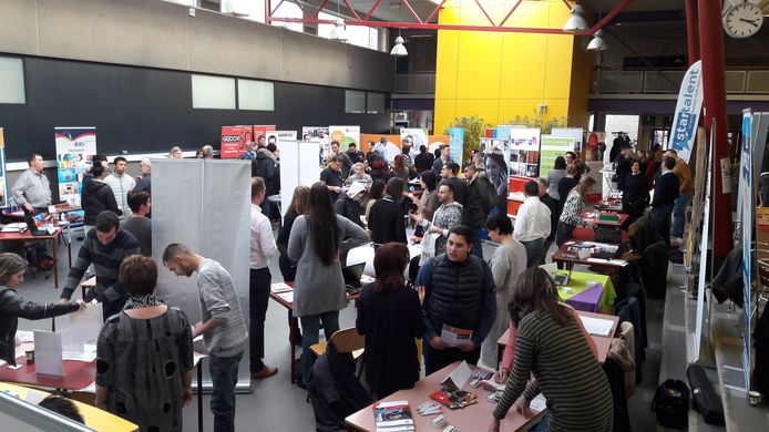 Banenmarkt voor jongeren in mbo-school Scalda in Terneuzen. FOTO HARMEN VAN DER WERF