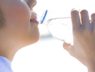 Vrouw raakt maag kwijt na drinken van 'vergiftigd water'