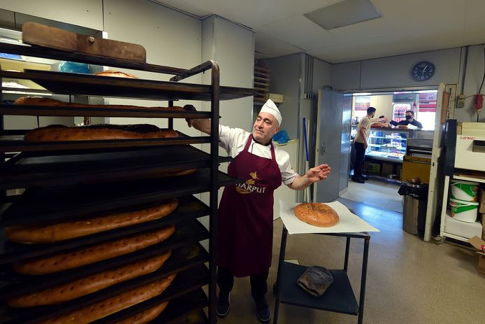 Bakkerij Harput uit Bergen op Zoom verkoopt minder ramadanbroden dan anders.