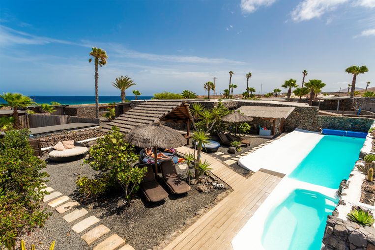 Een eco-surfhut op Lanzarote. Beeld RV