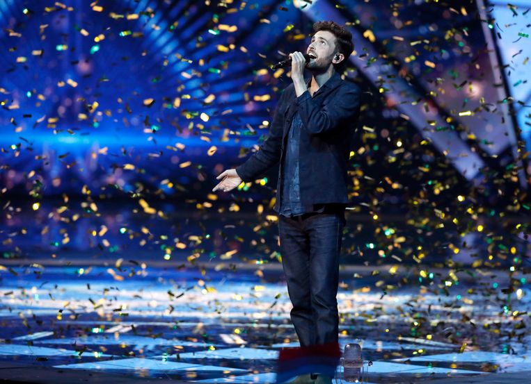 Duncan Laurence won het Eurovisiesongfestival vorig jaar voor Nederland. Dit jaar moeten fans en artiesten het stellen met enkele online initiatieven. Beeld AP