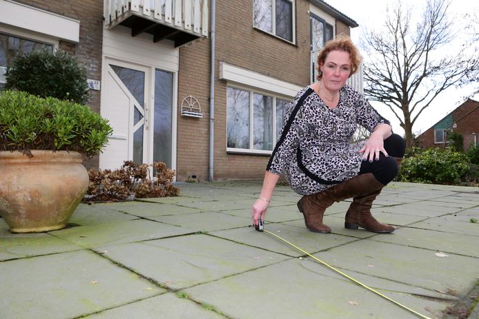 Majella Klink in haar voortuin.