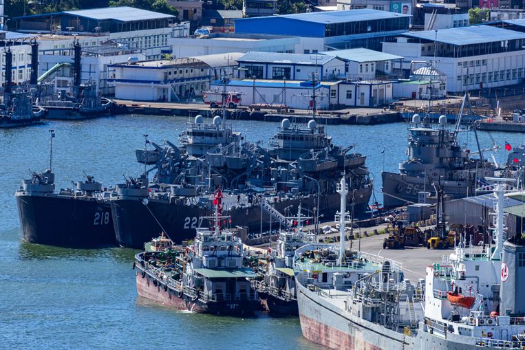 Taiwanese oorlogsschepen in de haven van Keelung in Taiwan. Beeld Getty Images