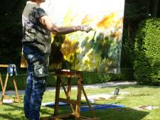 Directeur kunstacademie Leeuwarden Boersma geeft schilderdemonstratie in Marknesse