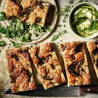 Focaccia met kruidenolie en oesterzwammen