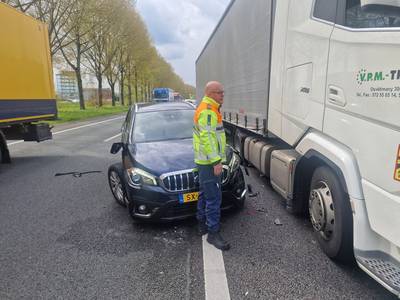 File op A12 bij Duiven na ongeval tussen vrachtwagen en auto