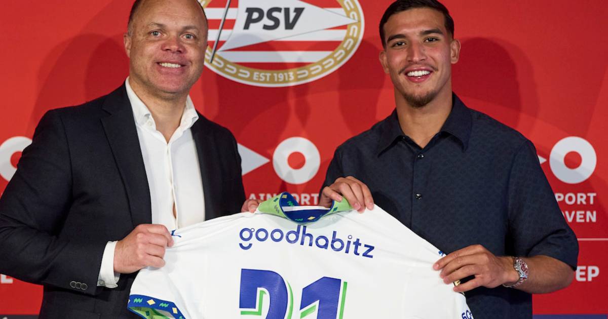 PSV heeft Couhaib Driouech met half jaar vertraging alsnog binnen voor ...