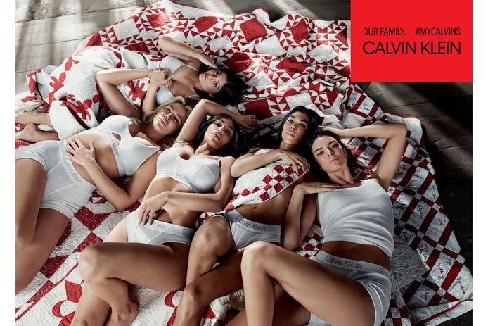 Khloe Kardashian, Kylie Jenner, Kendall Jenner, Kourtney Kardashian, Kim Kardashian voor Calvin Klein.