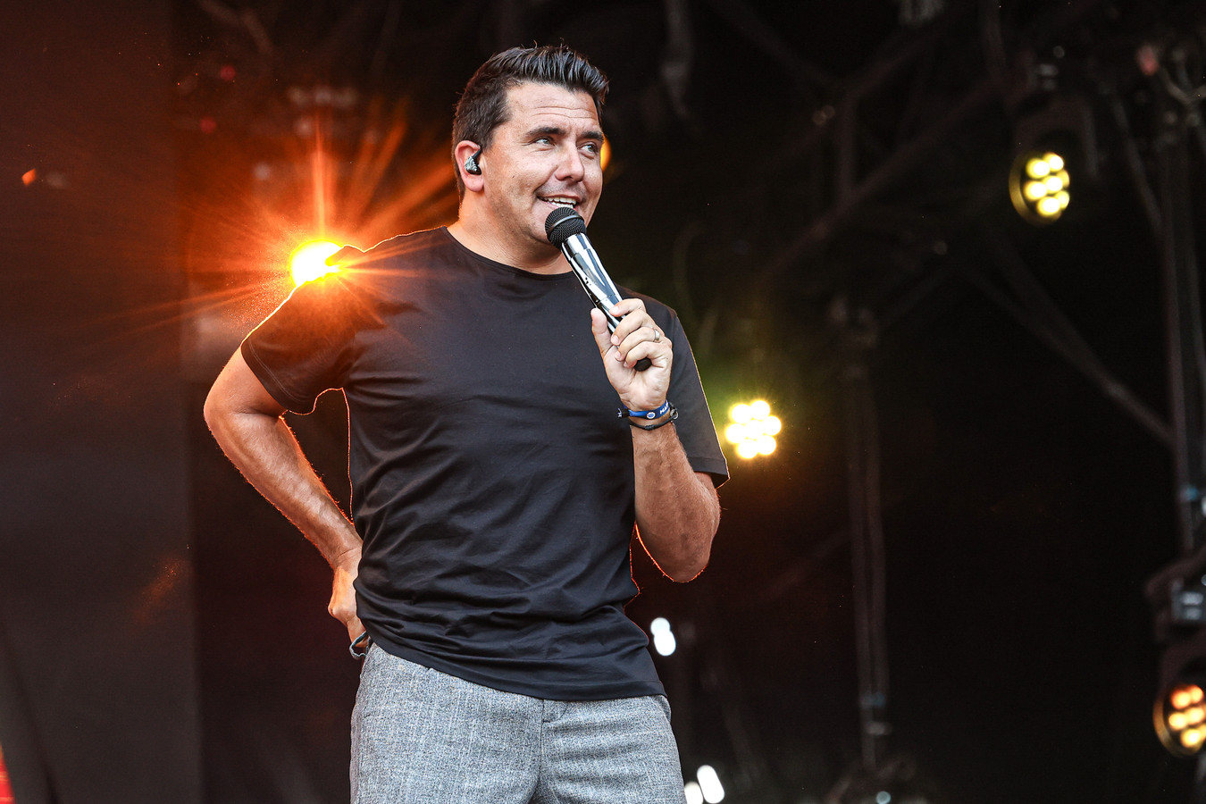 INTERVIEW. Jan Smit bezingt herstel van burn-out op nieuwe plaat ...