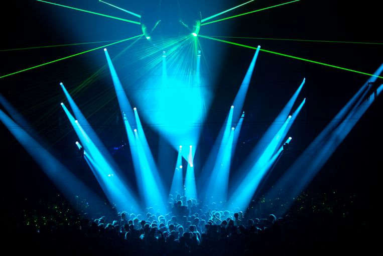 Alleen goede schoenen is niet genoeg, lees hier wat je moet weten om ADE te overleven - Trouw