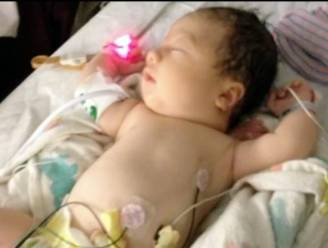 Koppel Adopteert Drieling En Wordt Zwanger Van Tweeling Het Leukste Van Het Web Hln Be