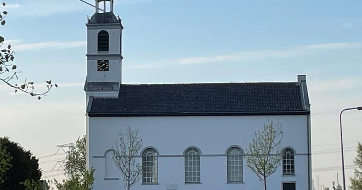 Simonshaven boos: gemeente hangt drie keer in korte tijd vlag niet aan kerk