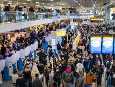 Schiphol haalt alweer bakzeil: toch weer maximum aan aantal reizigers