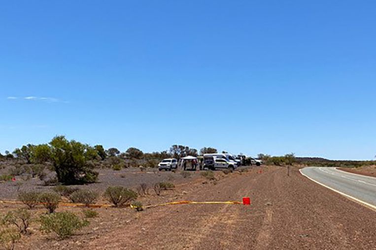De nucleaire capsule werd gevonden langs een snelweg door de woestijn ten zuiden van Newman, in het westen van Australia.  Beeld AFP