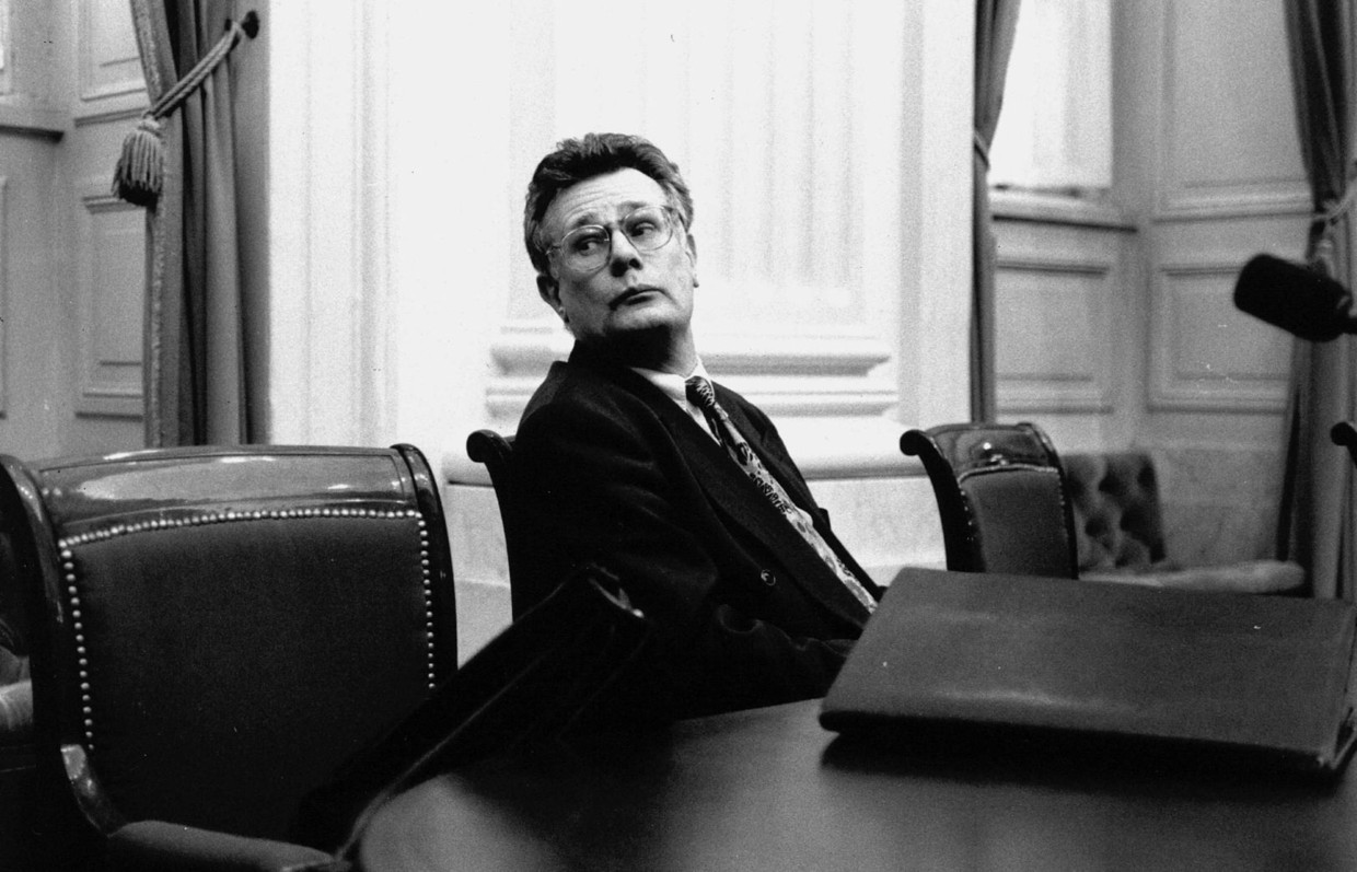 Toenmalig staatssecretaris Aad Kosto, verantwoordelijk voor het asielbeleid. Beeld anp