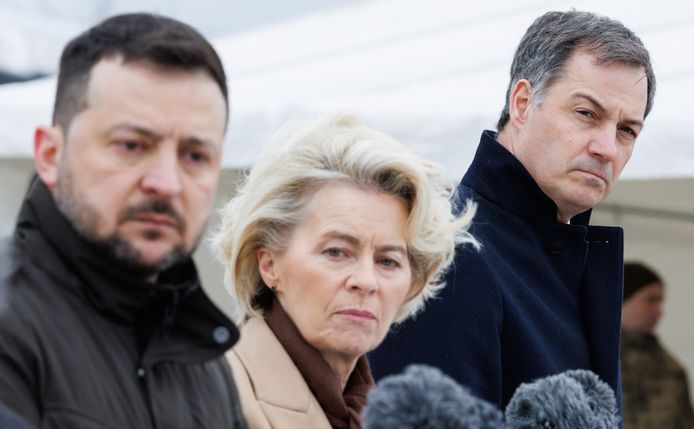 De Oekraïense president Volodymyr Zelensky met de Europese commissievoorzitster Ursula von der Leyen en de Belgische premier Alexander De Croo (Open Vld) in Kiev afgelopen weekend.