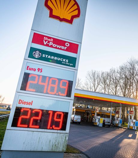 Tankstation-manager ontslagen nadat hij per ongeluk benzine verkoopt voor 17 cent per liter