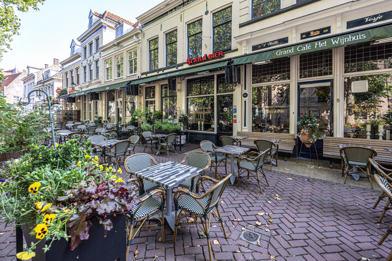 Snel weglopen na etentje in Zwolle komt trio duur te staan ‘Ik dacht