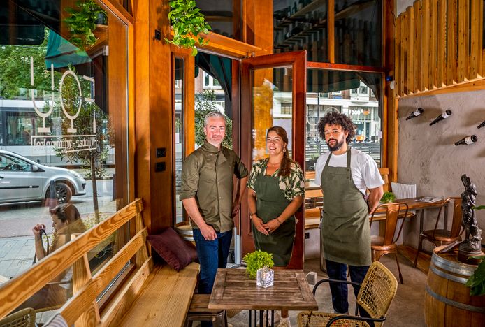 Sigurd Snoeys, (eigenaar/chef) Lonneke van der Wel (sommelier) en Aquiles Raphaela.
