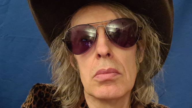 Straatmuzikant speelde een lied dat Mike Scott (The Waterboys) bekend voorkwam: het bleek een nummer 1-hit van hemzelf