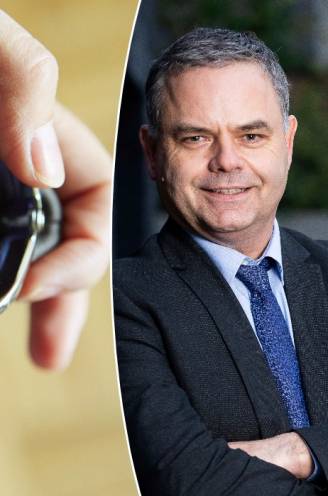 “Met kleine bedragen, maar wel met regelmaat en over een lange periode, kan je een mooi kapitaaltje bij elkaar sparen”: zo beleg je zelfs met wisselgeld