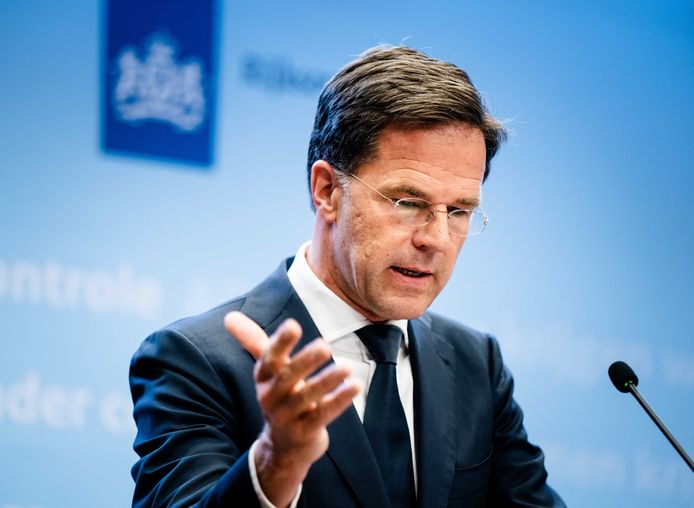 Premier Mark Rutte tijdens de persconferentie.