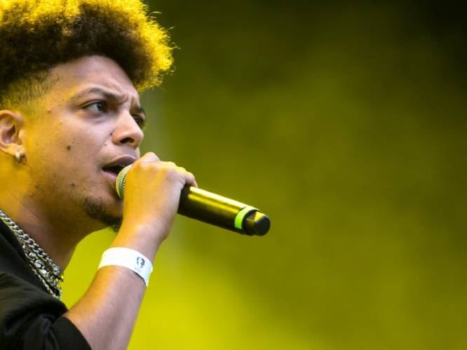 "Mijn psycholoog is trots op mij", het lijkt de goede kant op te gaan met de drugsverslaving van Ronnie Flex