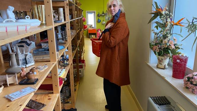 Marlies (39) wou heel jaar niks nieuws kopen, maar hoe staat ze ervoor na eerste maand? “Je hebt er geen idee van wat mensen me allemaal komen brengen”