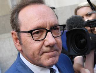 Kevin Spacey pleit onschuldig in Britse rechtszaak over seksueel misbruik