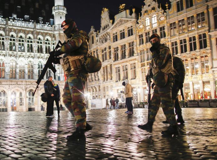 Tijdens de terreurdreiging in 2015 werden er militairen op straat ingeschakeld onder niveau vier.