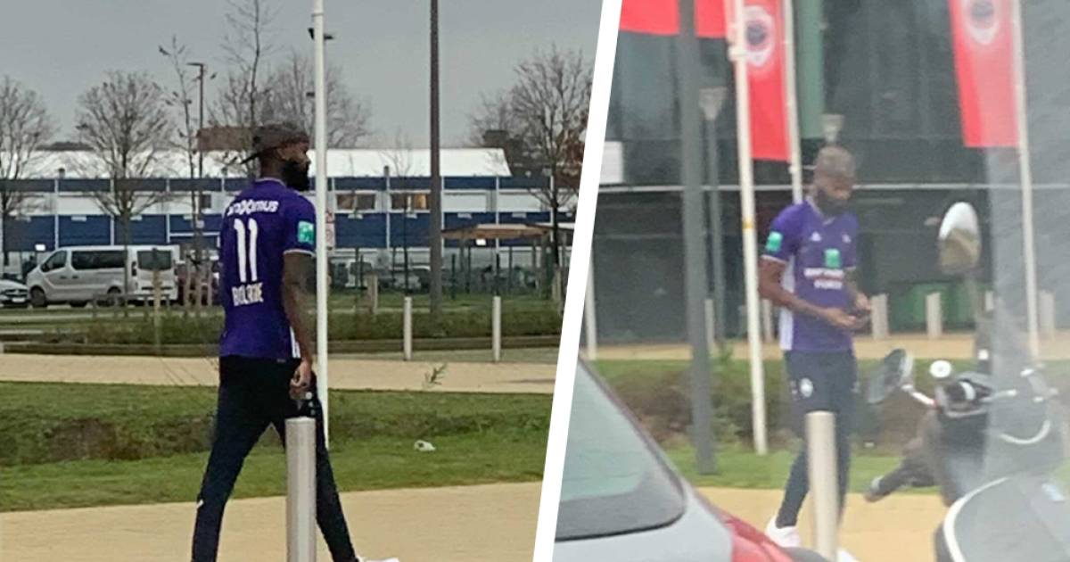 Lamkel Ze Debarque Au Bosuil Avec Un Maillot D Anderlecht Football Belge 7sur7 Be