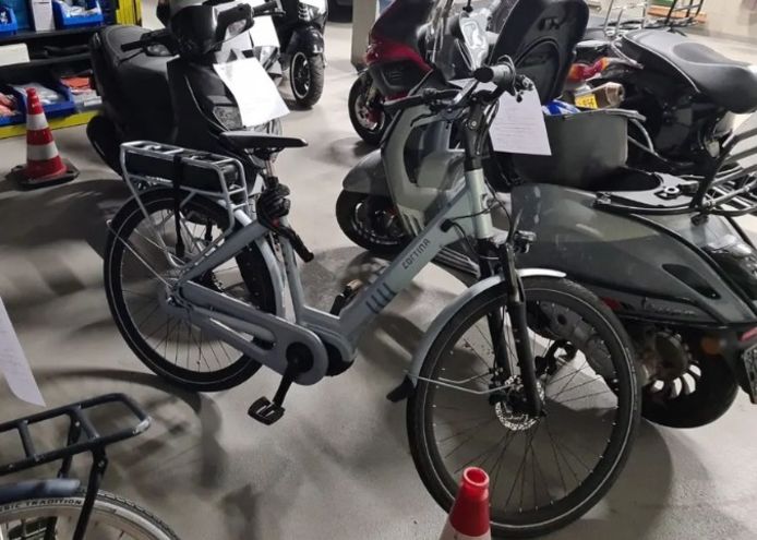 Concreet verlies uzelf bed Huis van jonge dief (18) uit Oss staat vol scooters en fietsen | 112 | bd.nl