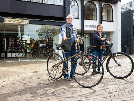 Zwelgen in nostalgisch Ommen: via negentiende eeuw fietsend door oorlog en jeugd van onze vader
