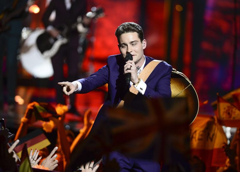 Douwe Bob tijdens zijn optreden in de finale van het Eurovisie Songfestival. Beeld anp
