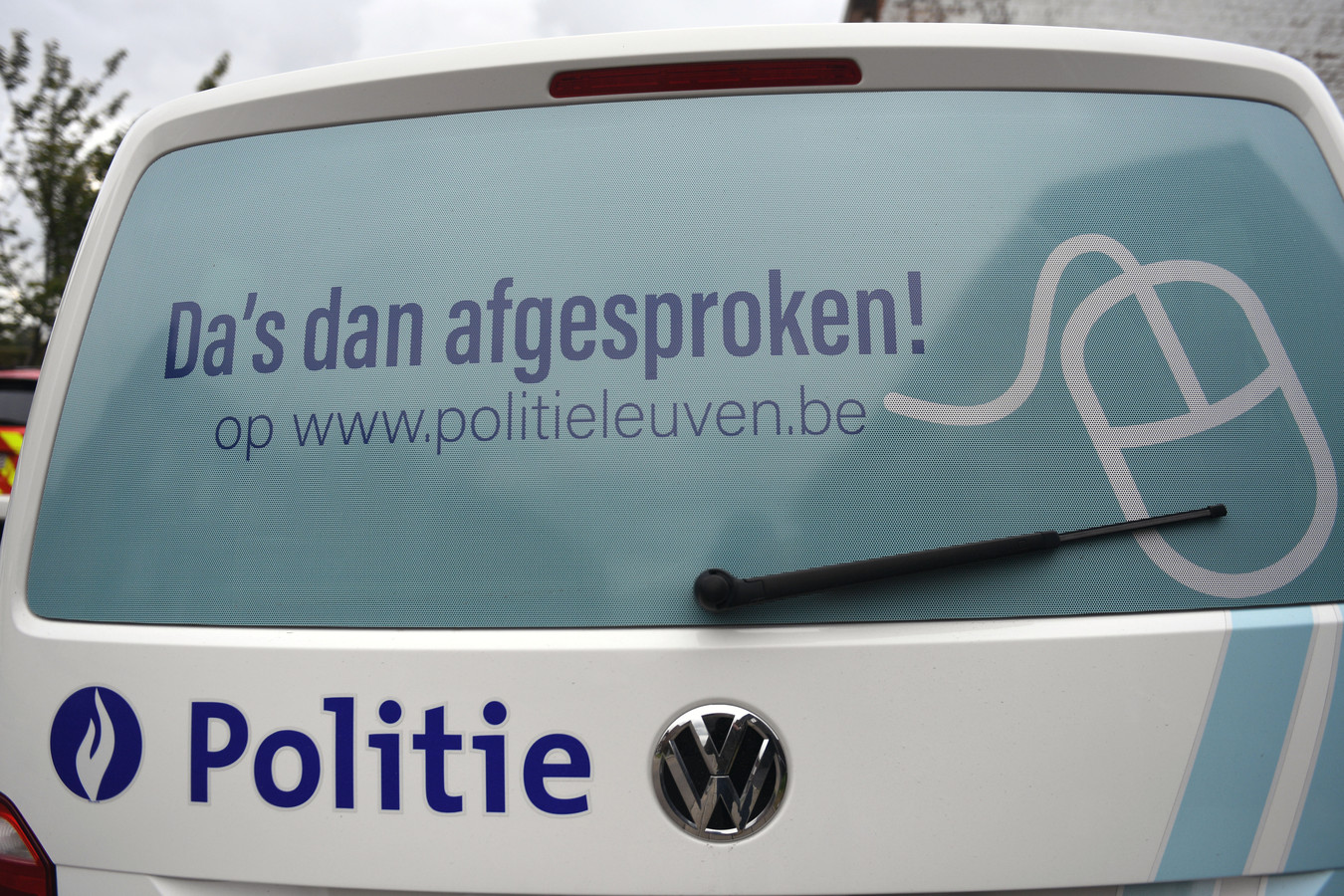 Politiecontrole met ANPRtechnologie twee taxichauffeurs lopen tegen