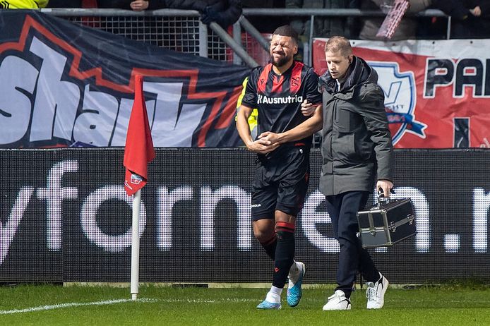 Jeffrey Bruma heeft flink veel pijn aan zijn hand.