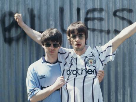 Oasis-fans willen dat Liam Gallagher belofte over reünie nakomt: ‘Heb je je broer al gebeld?’