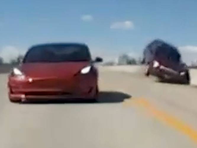 Tesla wil niet van linkse vak, wat leidt tot onthutsend staaltje verkeersagressie