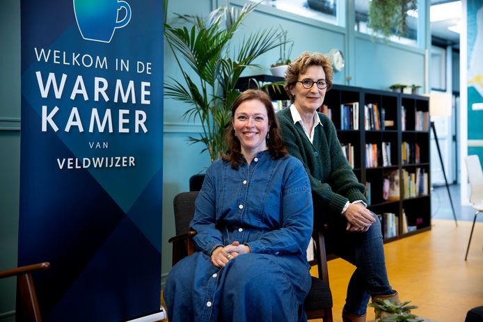 Patricia Kohlen (links) en Caroline van der Heijden van SWOVE geven verenigingen meer inzicht in hoe om te gaan met mensen met dementie.