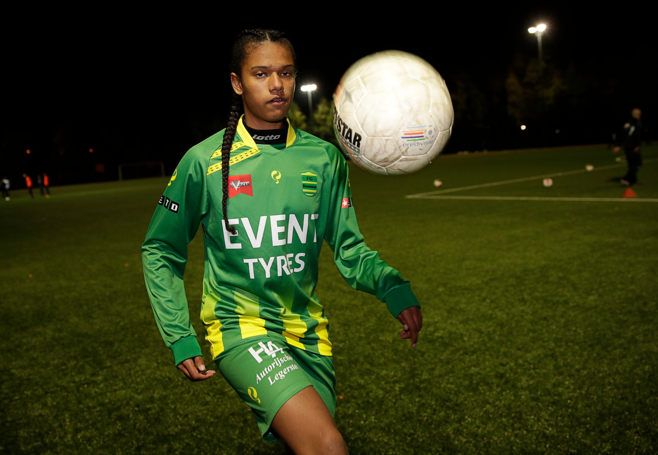 Jeugdinternational Esmee Brugts (15) waakt voor overhaaste beslissingen