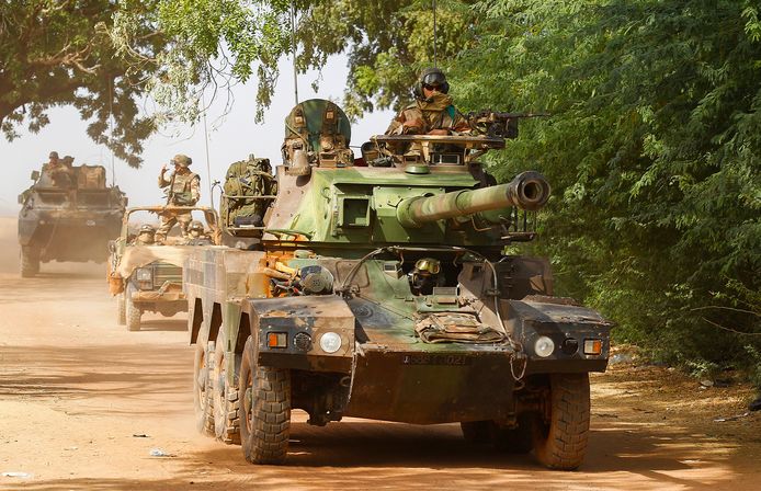 Franse soldaten op patrouille in Diabaly, Mali.