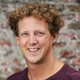 Jochem Myjer prijst vakantieadres voor goede zorg van zieke dochter