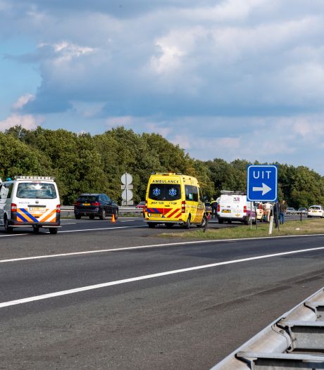 Flinke file tussen Stroe en Apeldoorn door ongeluk op A1