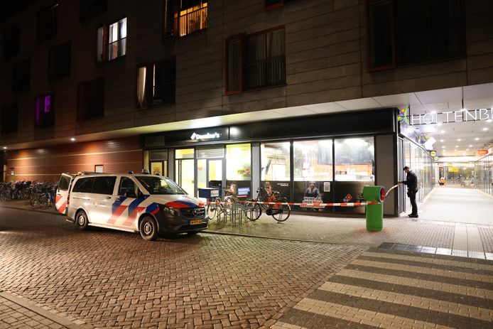 Domino's Pizza aan het Bachplein is woensdagavond overvallen.