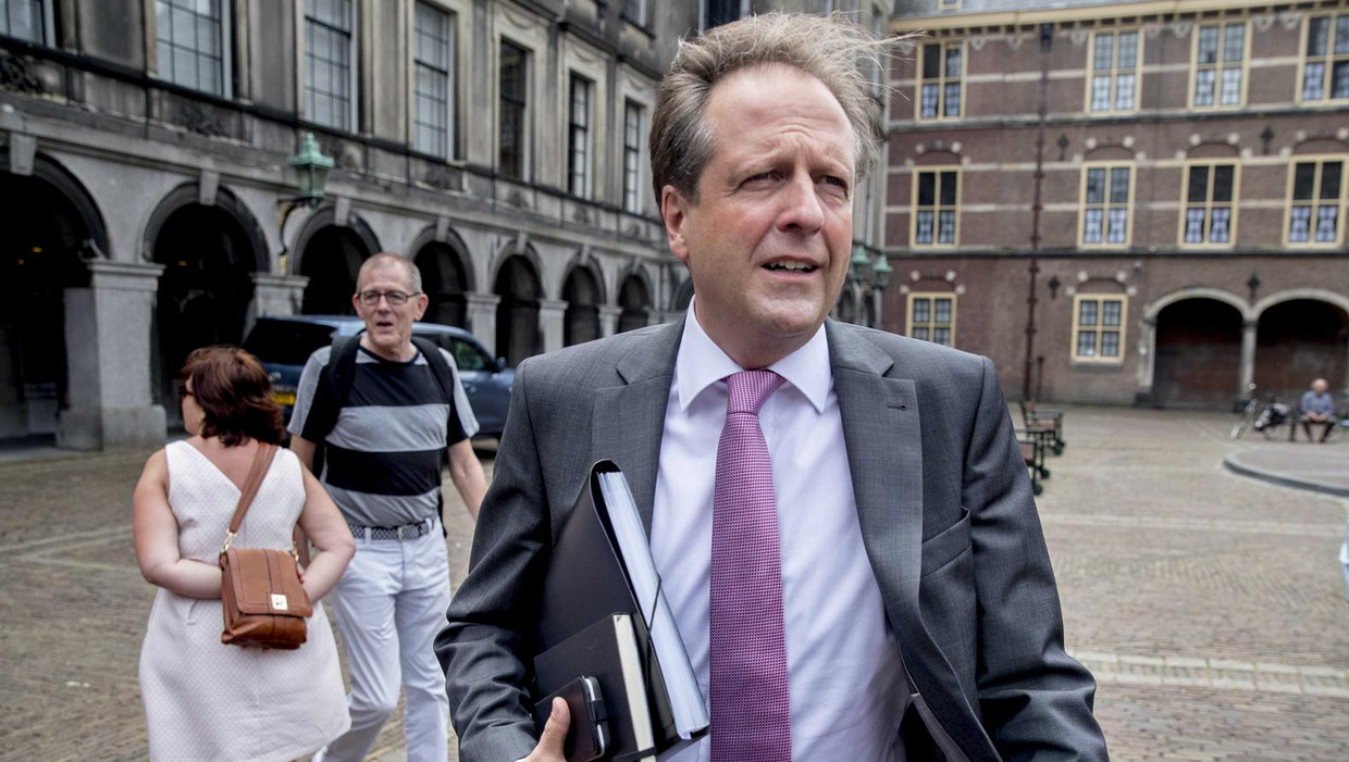 Alexander Pechtold, onderhandelaar namens D66, op het Binnenhof. Beeld anp
