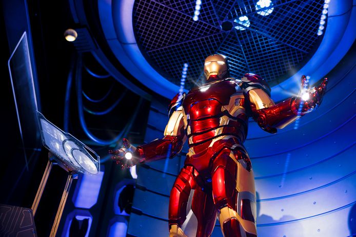 In de achtbaan ‘Avengers Assemble: Flight Force’ ga je op razendsnelle ruimtemissie met Iron Man en Captain Marvel. Met een hogesnelheidslancering van 96 km/u in minder dan 3 seconden, drie inversies en twee loopings.