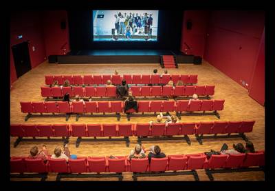 Weer samen naar de film