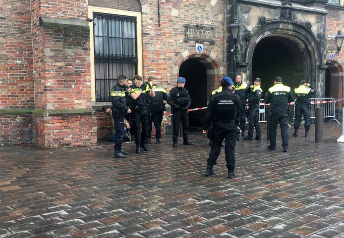 Man opgepakt bij Binnenhof.